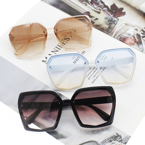 Dame Designer-solbrille i elegant hexagon-design Skanto