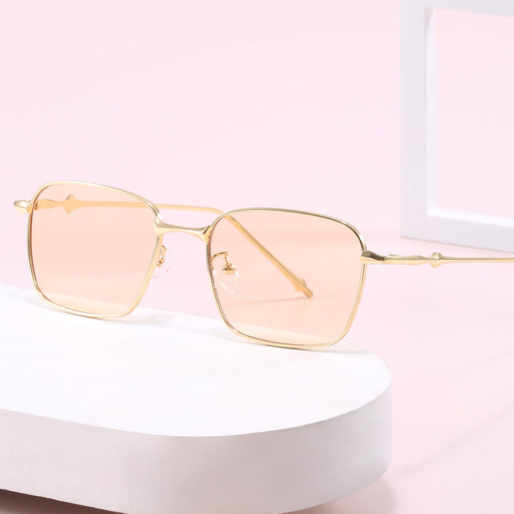 Dame elegant firkantet solbrille med høykvalitets metallramme Skanto