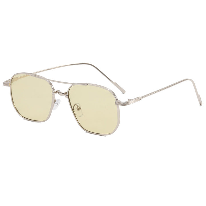 Dame moteriktig geometrisk brille med elegant metallramme Skanto