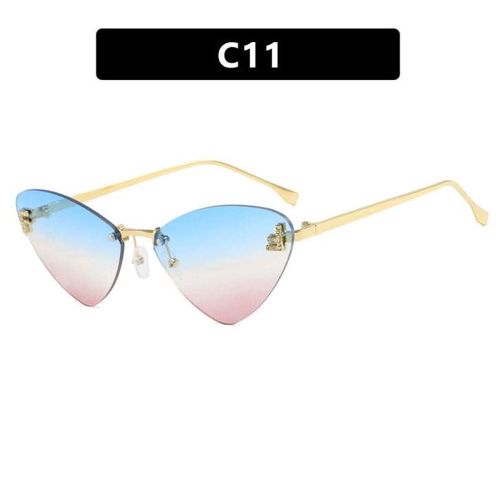 Damer ekstravagante Cat-Eye solbriller med glitrende detaljer Skanto