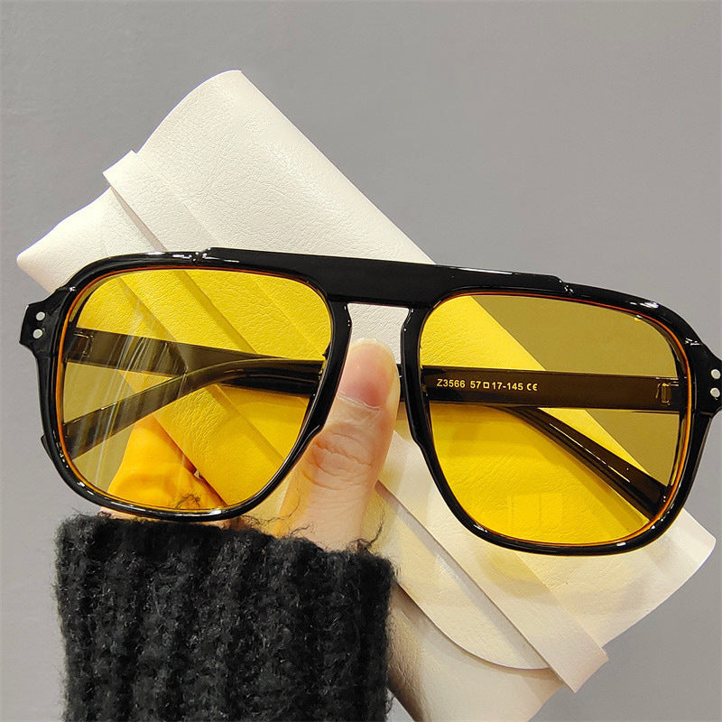 Dame geometrisk solbrille med polarisert gult glass Skanto