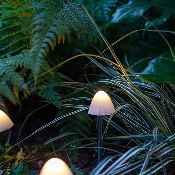 Samtidig Kreativ Plast Solenergi LED Sopplamper Lyskilder For Utendørs Terrasse | Skanto