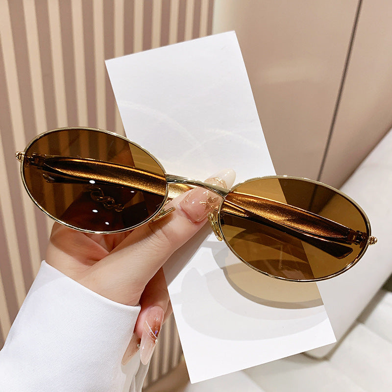 Dame moteriktig Oversized-solbrille med elegant design Skanto