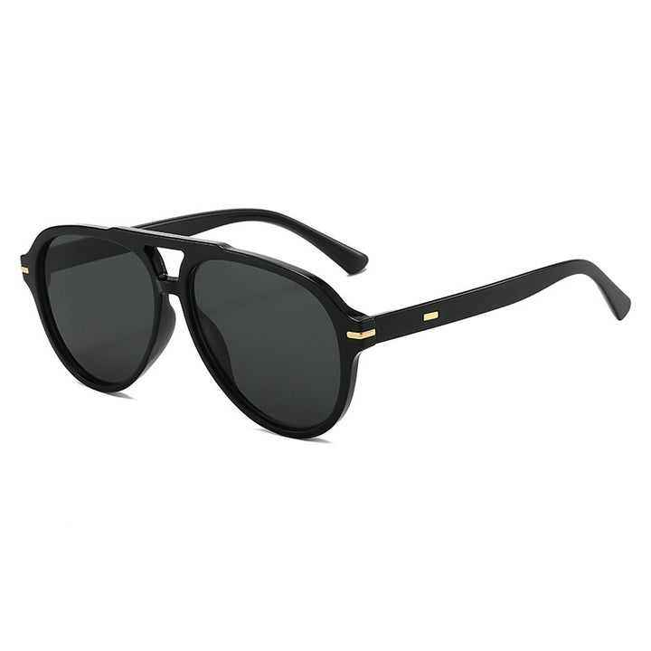 Dame moteriktig solbrille med stilig skilpadde-ramme Skanto