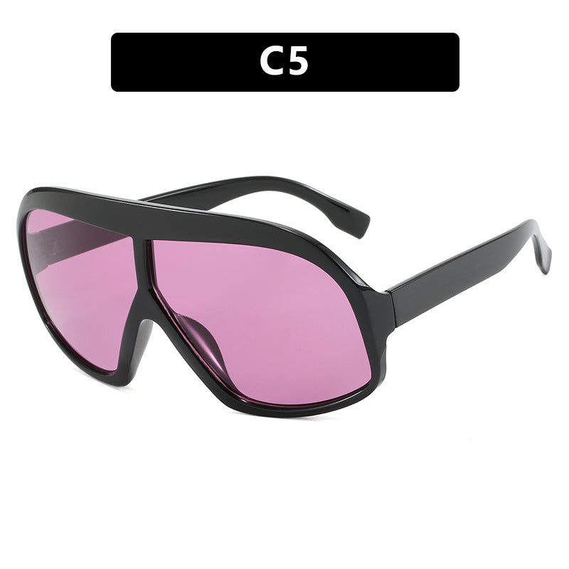 Dame moteriktig sports-solbrille i futuristisk design Skanto