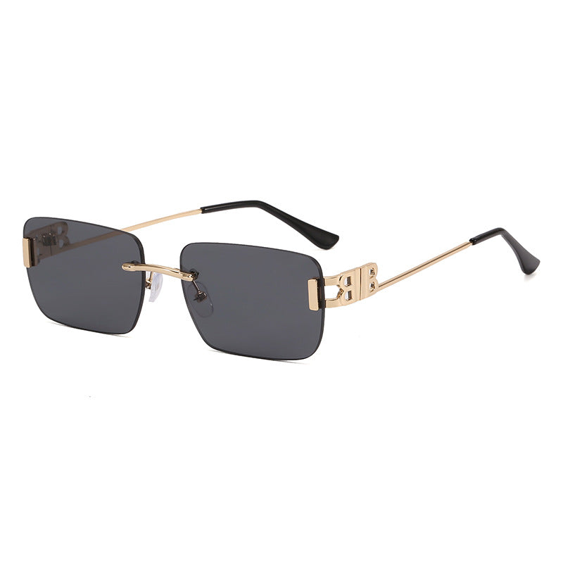 Damer moterik kvadratisk solbrille med gull aksenter Skanto