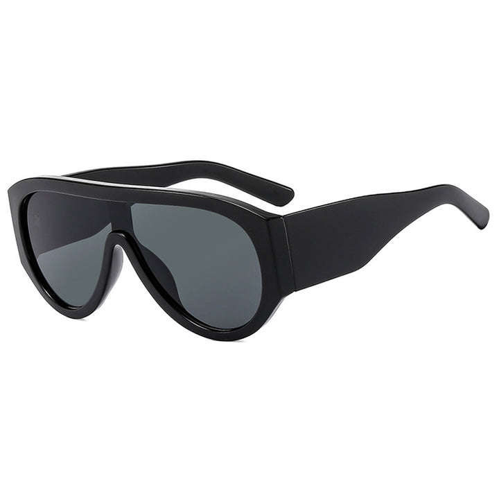 Dame moteriktig solbrille med bred glamourøs ramme og UV-beskyttelse Skanto