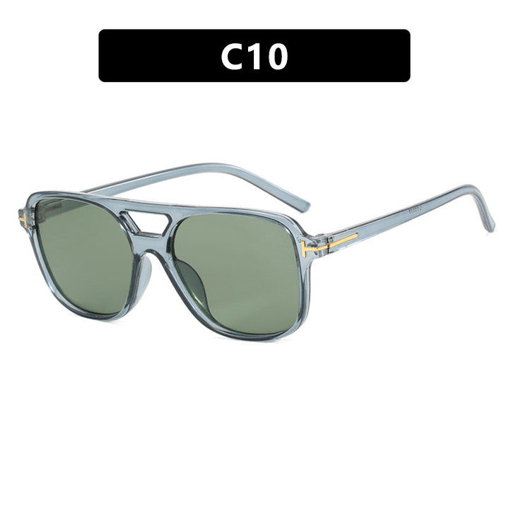 Dame moteriktig solbrille i stilfull ramme Skanto
