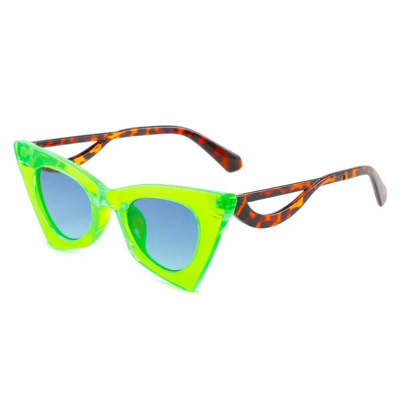 Dame Cat-Eye solbriller med elegante designelementer Skanto