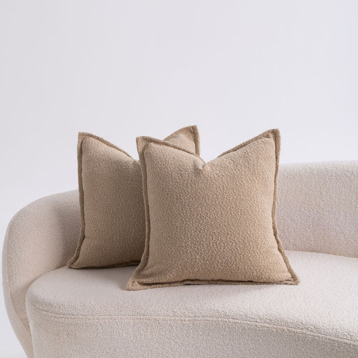 Kvinnens kosepute med moderne strukturell design Skanto