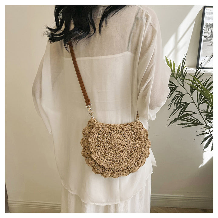 Håndlaget crossbody-veske med blomsterdesign Skanto