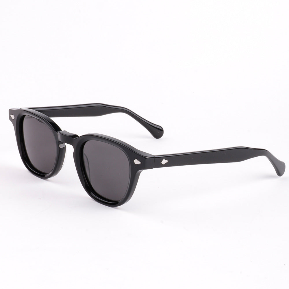 Dame moteriktig solbrille med unikt design og høy UV-beskyttelse Skanto