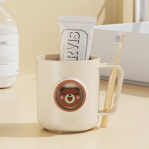 Kvinnes søte kaffekopp med munter bjørn design Skanto