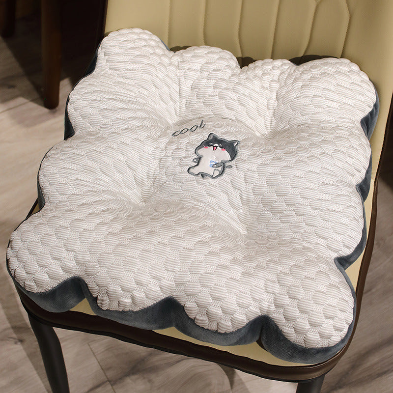 Plush sittepute med morsomt dyremotiv Skanto