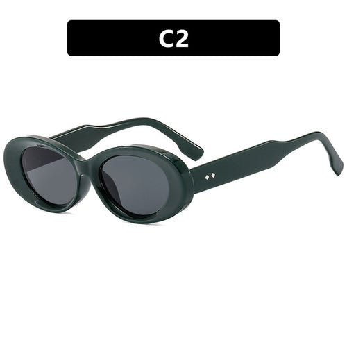 Dame moteriktig solbrille i elegant retrostil Skanto