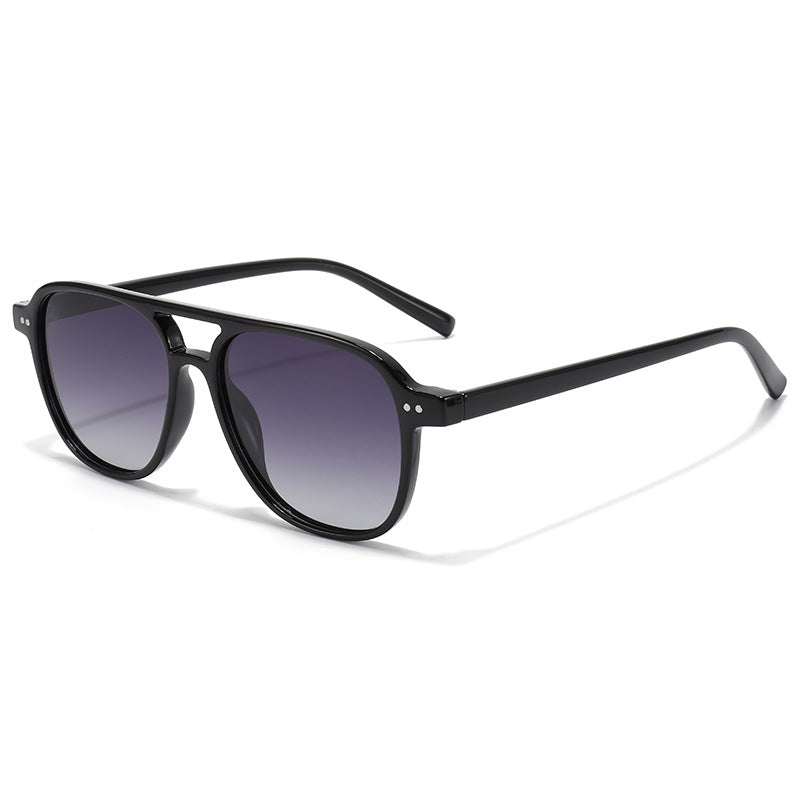 Dame designer solbrille med trendy havskilpadde ramme og UV-beskyttelse Skanto