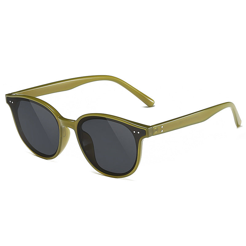 Dame solbrille i elegant retro stil Skanto