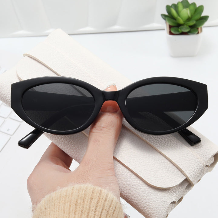 Dame Cat-Eye solbriller med elegant plastinnramming Skanto