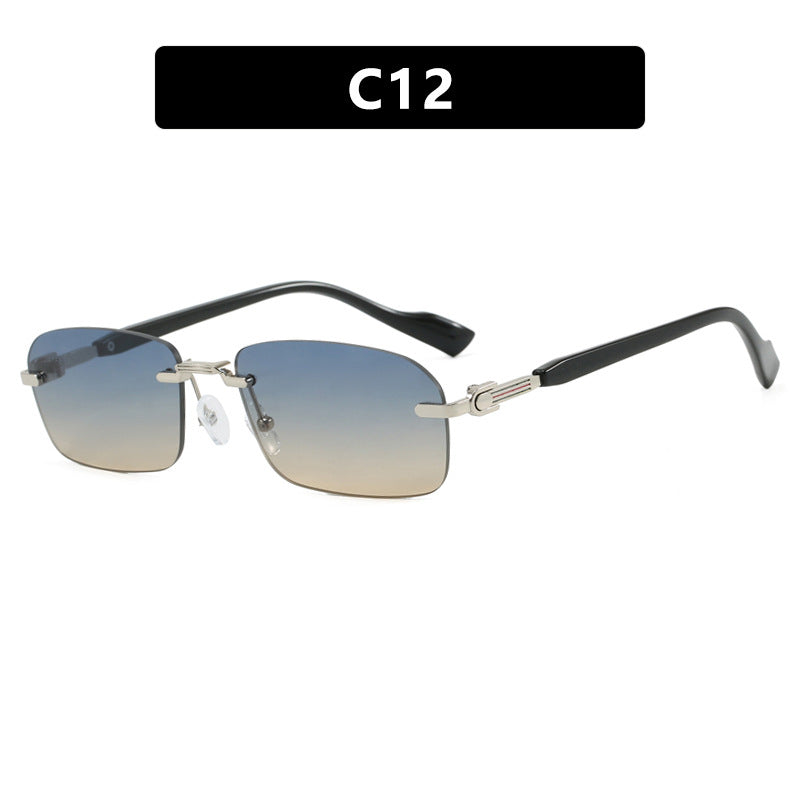 Dame solbrille med elegant metallramme og stilige tre detaljer Skanto