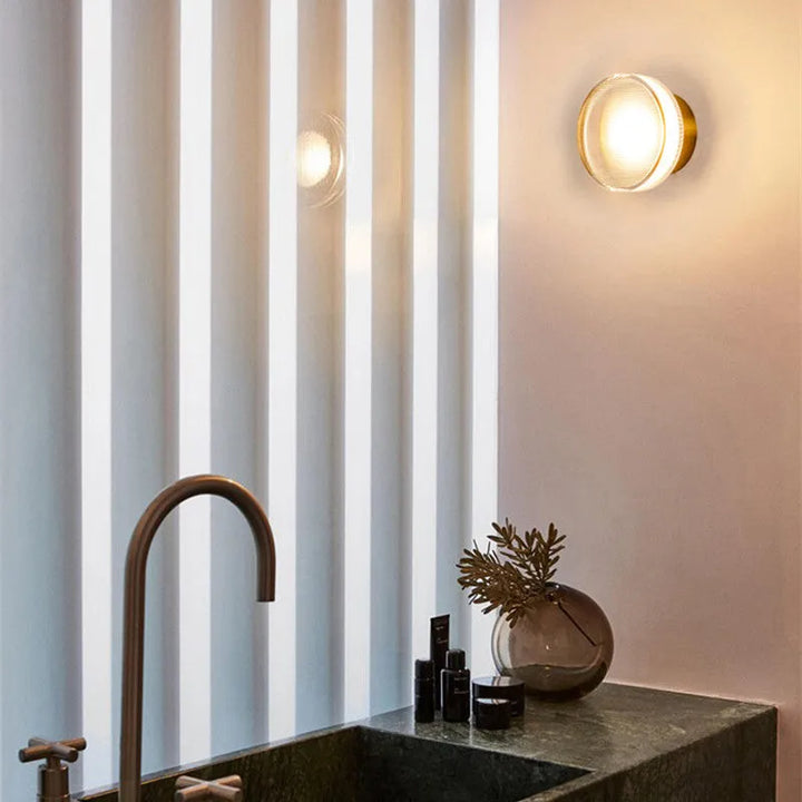 Skanto | Metall Vegglampe Liten Moderne Skålformet Design