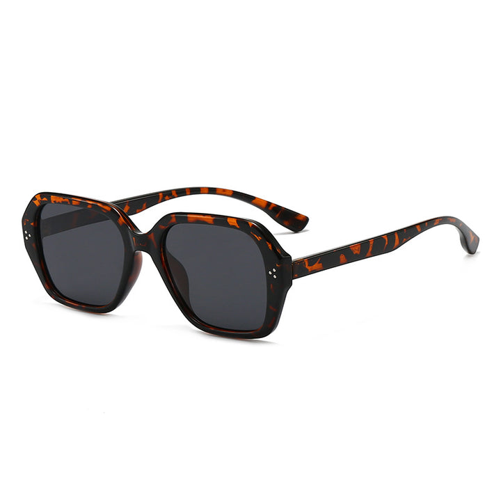 Kvinnenes fashionable oversized solbriller Skanto