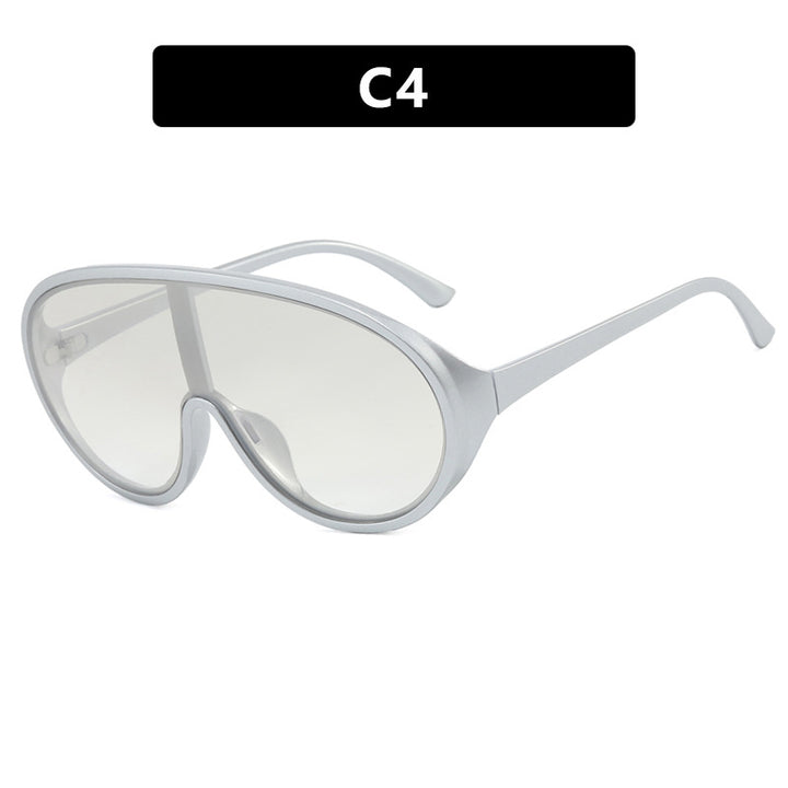 Dame futuristisk solbrille med store glass og ergonomisk ramme Skanto