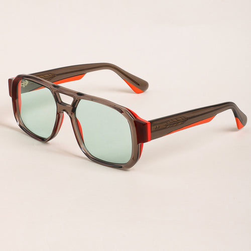 Dame solbriller i moderne oversized stil med klar ramme og robuste glass Skanto