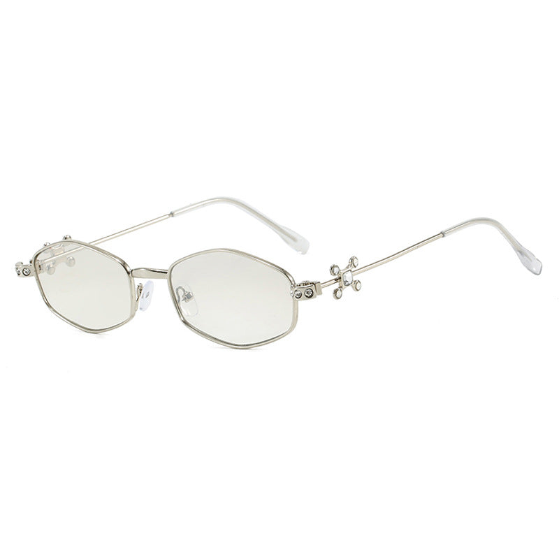 Dame solbrille med elegante akenter og UV-beskyttelse Skanto