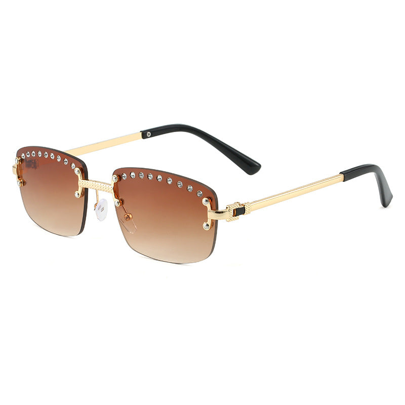 Dame elegant solbrille med glitrende krystallakenter Skanto