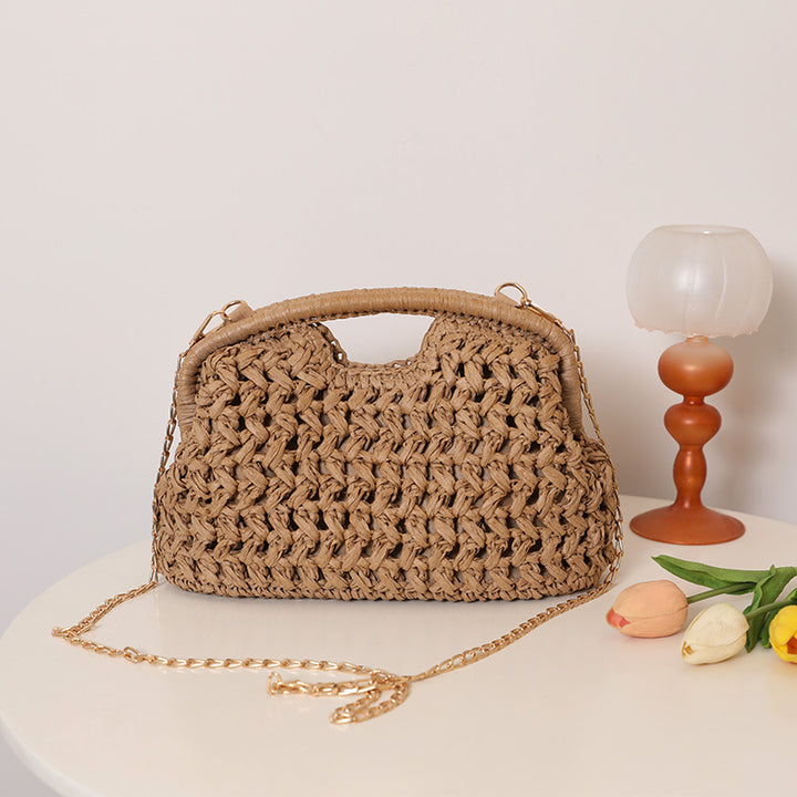 Håndlaget rattantur med elegante håndtak og kedekontakter Skanto