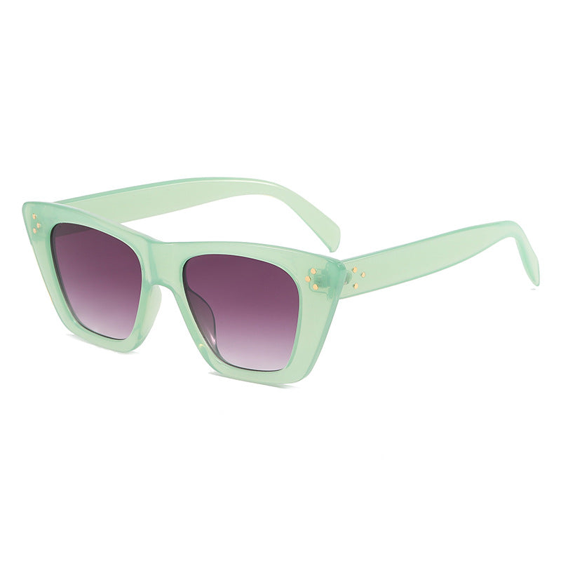 Dame motetrend Cat-Eye solbriller med UV-beskyttelse og stilfullt design Skanto
