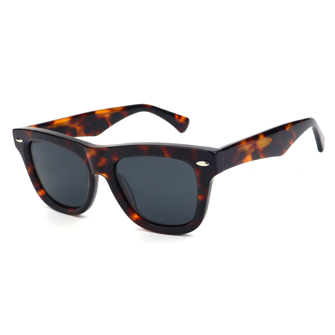 Dame solbrille i klassisk design med kraftig UV-beskyttelse Skanto