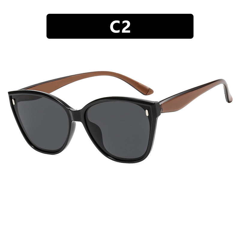Dame Cat-Eye solbriller med beskyttende UV-filter og stilfull ramme Skanto
