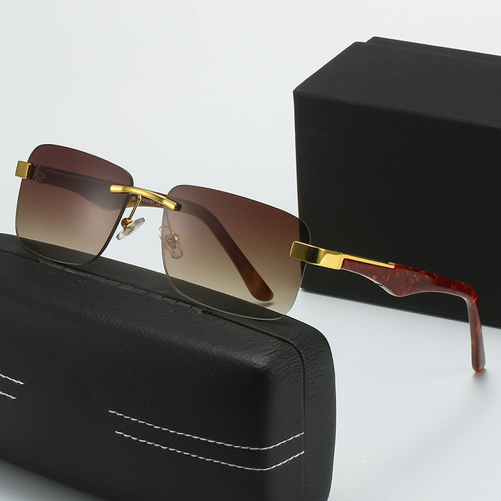 Dame moteriktig halvrammebrille med elegant metall- og plastmix Skanto
