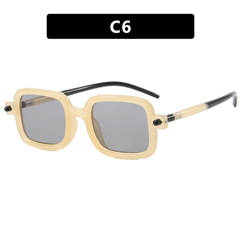 Dame kvadratisk solbrille med iøynefallende og moderne design Skanto
