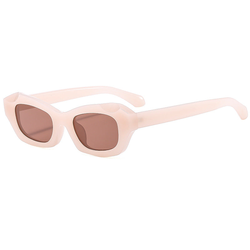 Dame Motemer Solbrille med markant design og UV-beskyttelse Skanto