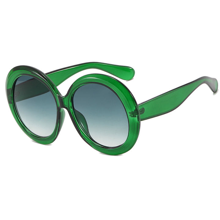 Dame oversized moteriktig solbrille med elegant design Skanto