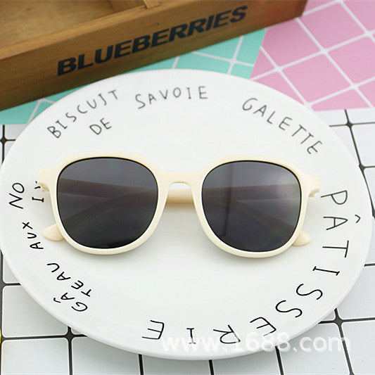Dame geometrisk solbrille med transparent rammestruktur Skanto