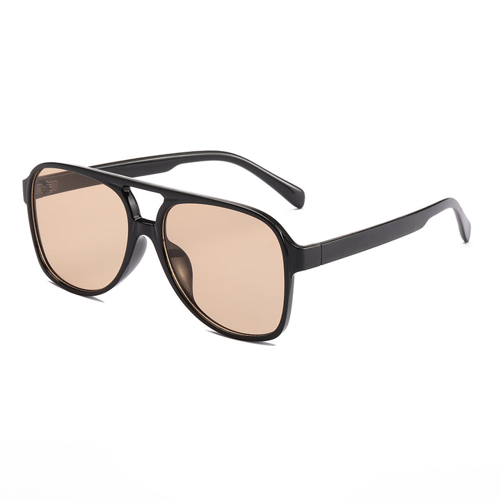 Dame moteriktig kvadratisk solbrille med bred ramme Skanto