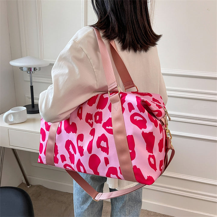 Sporty reisetaske med moderne leopardmønster Skanto