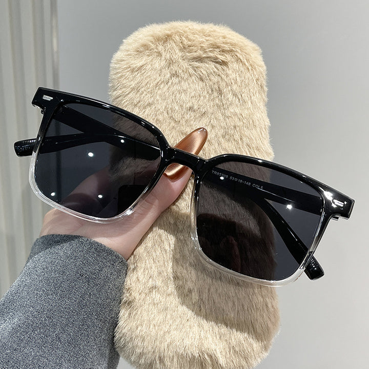 Kvinner tidløse solbriller i moderne rektangulært design Skanto