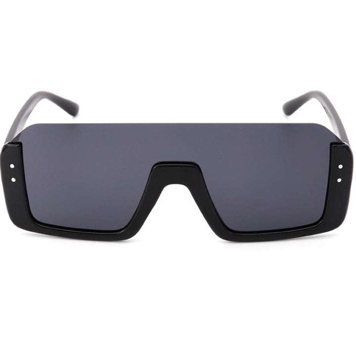 Damer Sporty Shield-solbriller med moderne design Skanto