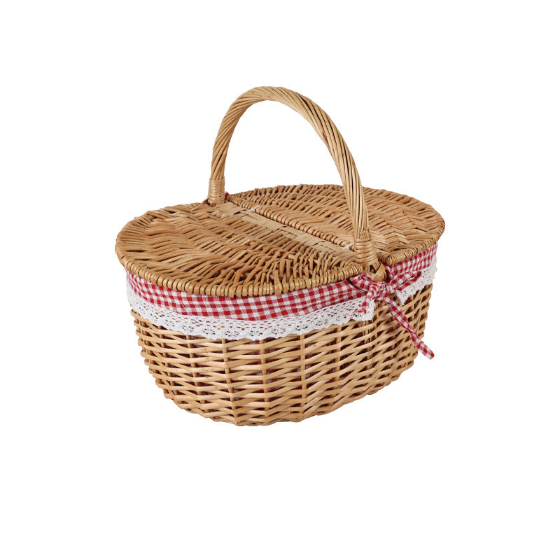 Kvinne flette piknik kurv med romantisk gingham fòring Skanto