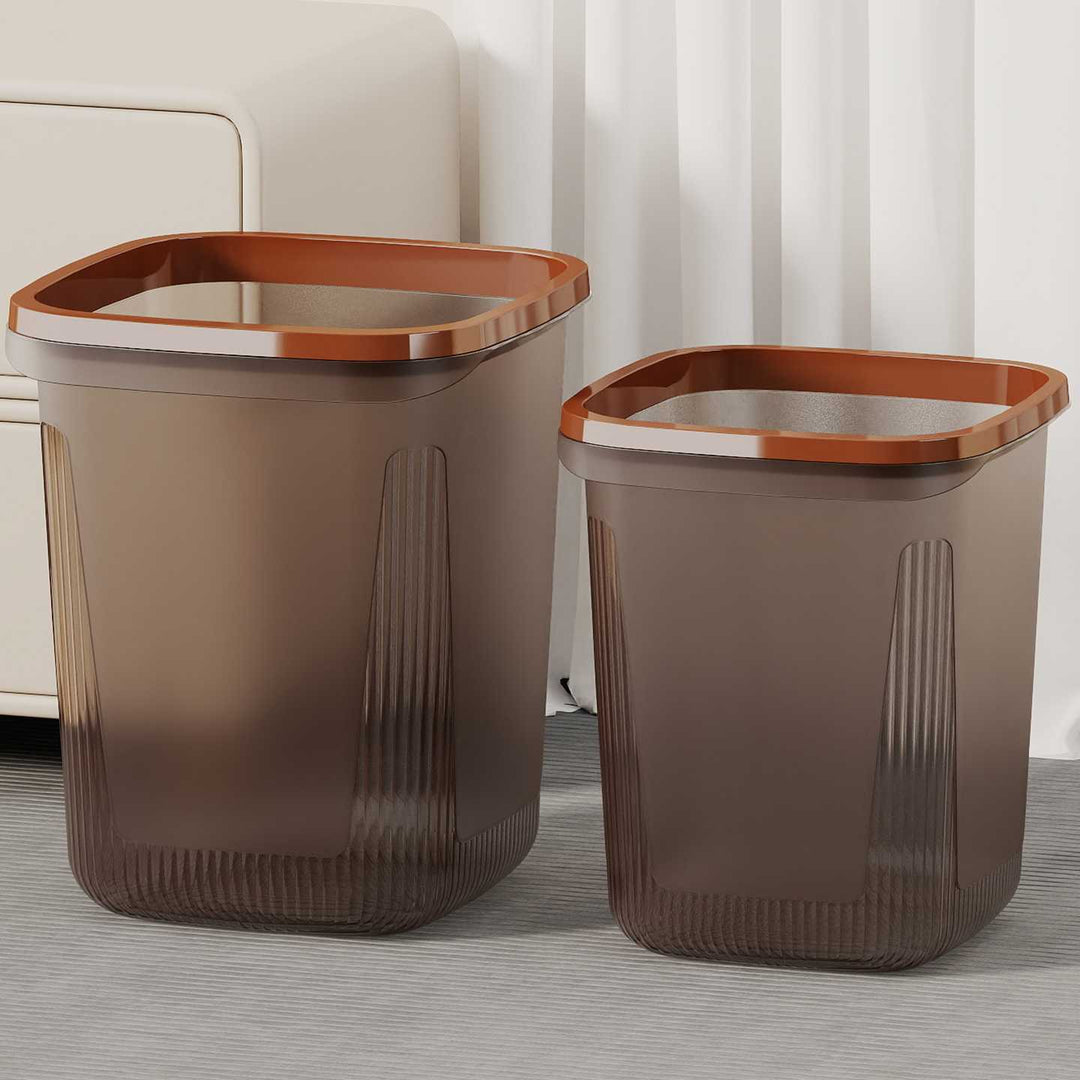 Kvinnelig elegant og praktisk søppelbøtte med ergonomisk håndtak Skanto