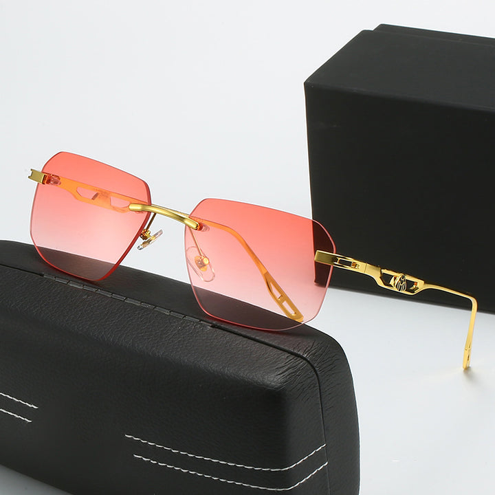 Dame moterik solbrille med luksuriøs ramme og ergonomisk design Skanto