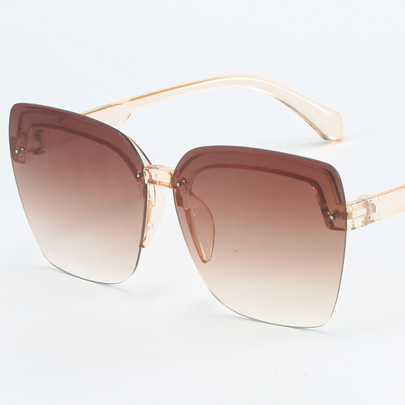 Dame moteriktig Shield-solbrille med moderne, kvadratisk design Skanto