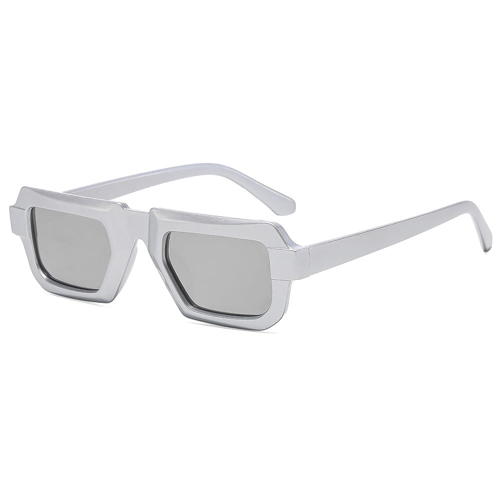 Dame moteriktig solbrille i trendy skilpaddedesign Skanto