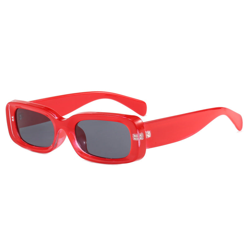 Dame stilig designer solbrille med moderne, rektangulær ramme Skanto