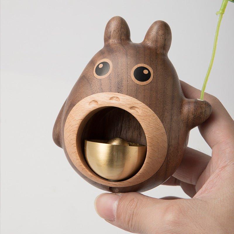 Håndlaget Tre Totoro Dørklokke Med Metallklokke | Skanto