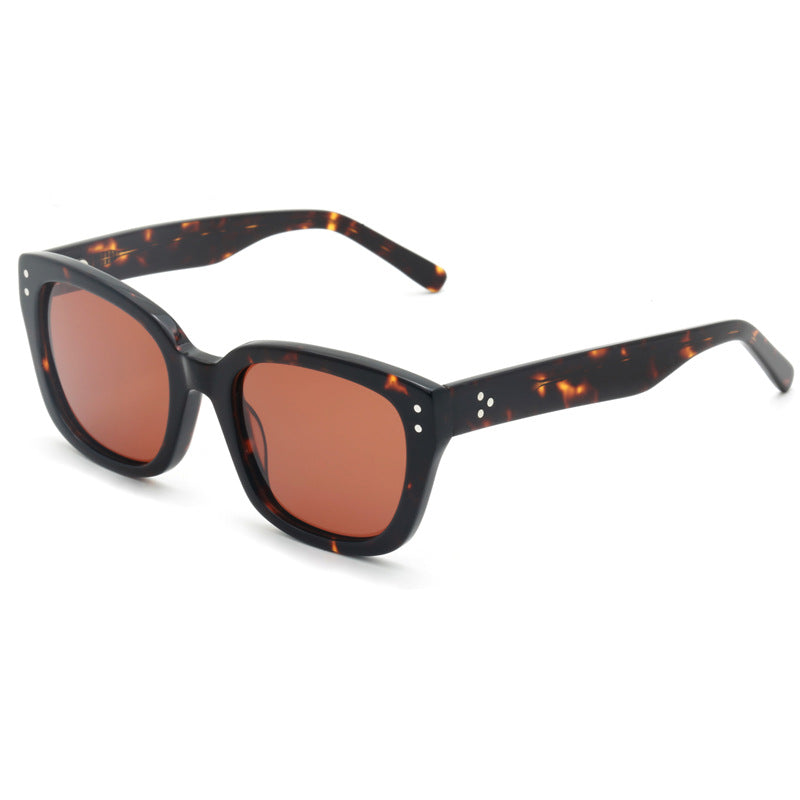 Dame moteriktig solbrille med unik marmoreringseffekt Skanto